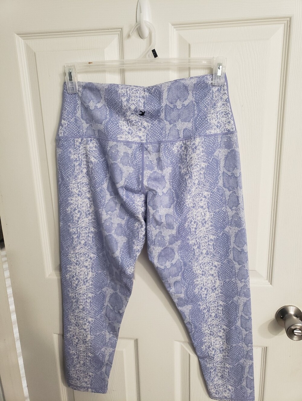 SIZE 1X GLYDER Lilac Snake-Print Leggings - Picture 4 of 4